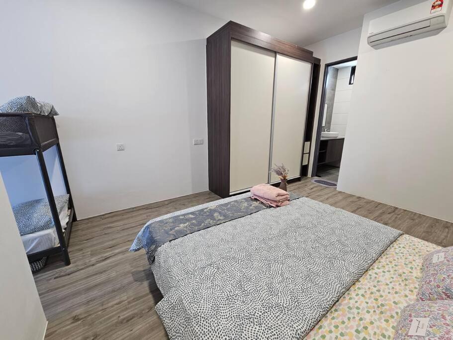 Lovely Podium Cityview 3Bedroom With Pool A2 Kuching Exterior photo