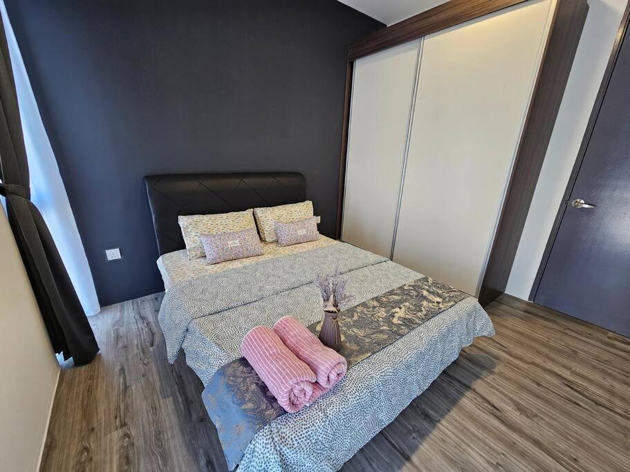 Lovely Podium Cityview 3Bedroom With Pool A2 Kuching Exterior photo